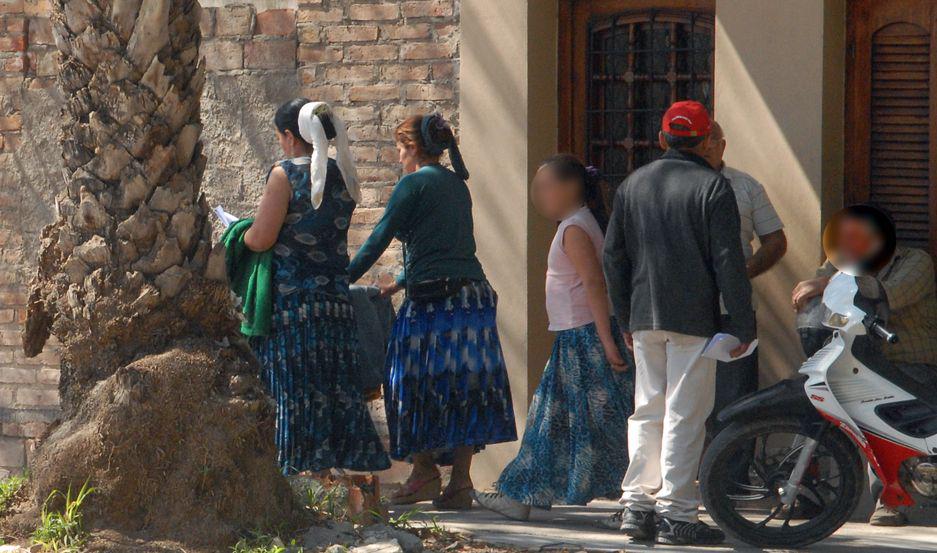 Gitana bandentildea era maltratada por la familia de su esposo y la policiacutea la rescatoacute