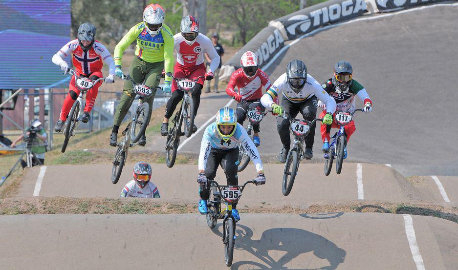 El argentino Gonzalo Molina peleó palmo a palmo con los mejores del mundo en la pista santiagueña