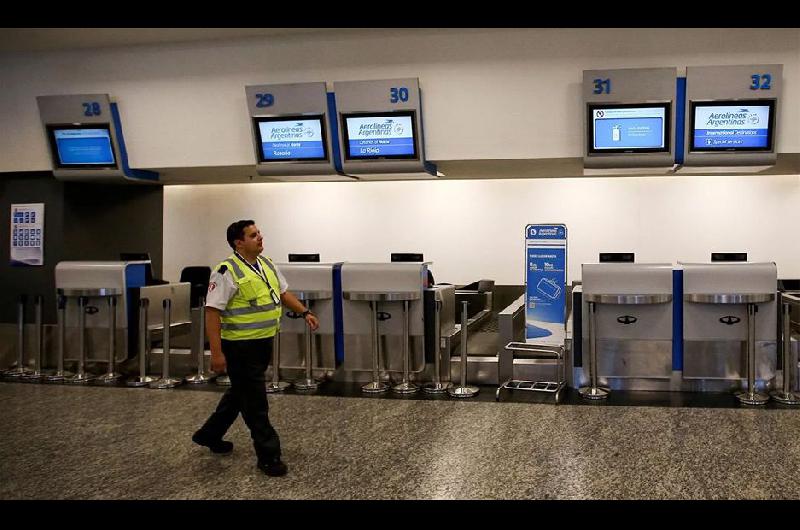 Cancelan vuelos de Aeroparque y Ezeiza por asambleas de los pilotos