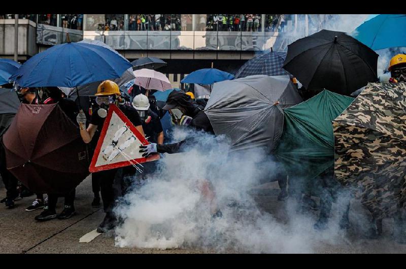 Maacutexima tensioacuten en Hong Kong por nuevas protestas