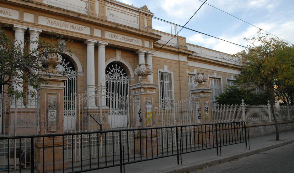 Hoy seraacute el acto por los 150 antildeos del Colegio Absaloacuten Rojas