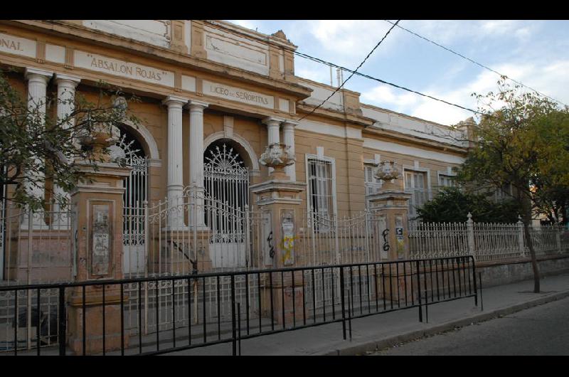 Hoy seraacute el acto por los 150 antildeos del Colegio Absaloacuten Rojas