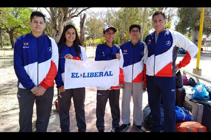 Adolfo Mussi instructor de Canotaje con los chicos de Palas Santiagueñas que participar�n en los Evita 2019