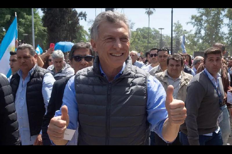 Mauricio Macri negoacute que haya dejado subir el doacutelar tras la derrota en las PASO