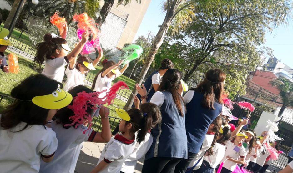 Los nintildeos del jardiacuten del Colegio La Asuncioacuten confraternizaron con sus pares del jardiacuten Nubecita