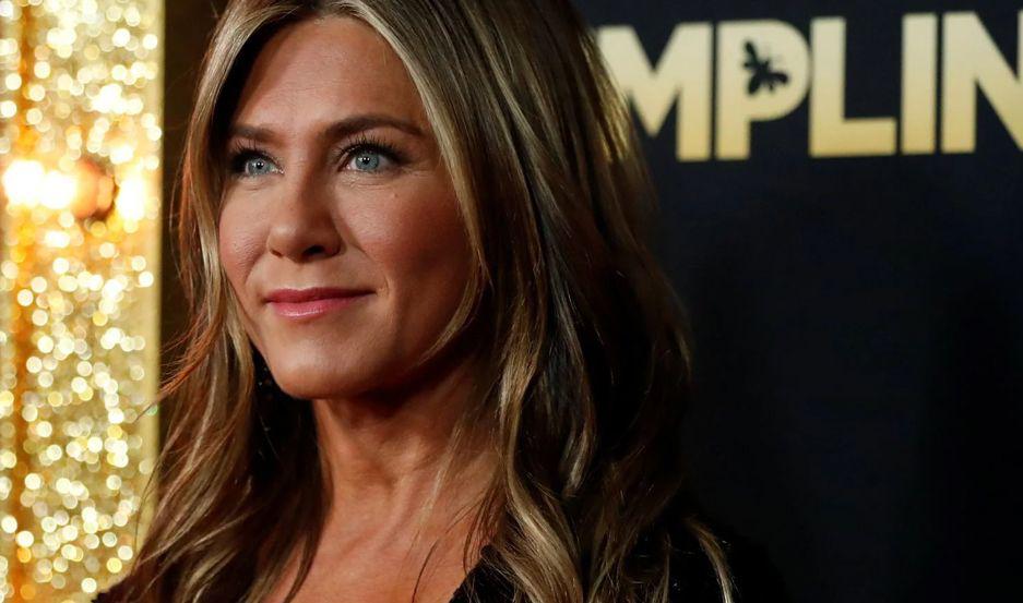 Jennifer Aniston subioacute su primera foto a Instagram y batioacute todos los reacutecords