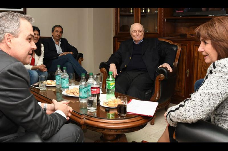 La ministra Bullrich junto al presidente del Directorio y director Editorial del Diario EL LIBERAL Lic Gustavo Ick y el presidente de Canal 7 Santiago del Estero Dr Nestor Carlos Ick