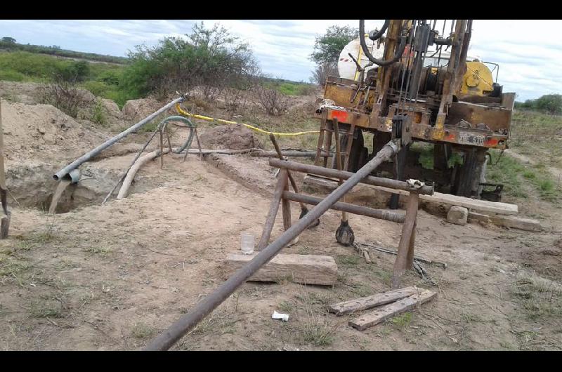 Maacutes de 350 familias de Los Morales recibiraacuten agua potable por red