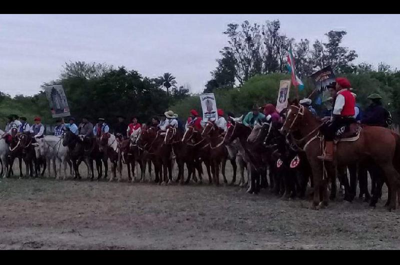 Cientos de santiaguentildeos participaron del ldquoSantuspa Tinkunrdquo que se realizoacute en Villa Siliacutepica