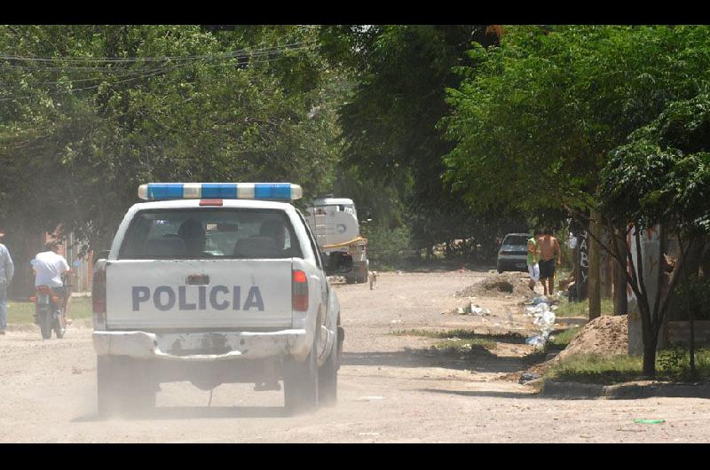 Tras una discusioacuten un individuo atacoacute a golpes y amenazoacute con un cuchillo a su propia madre