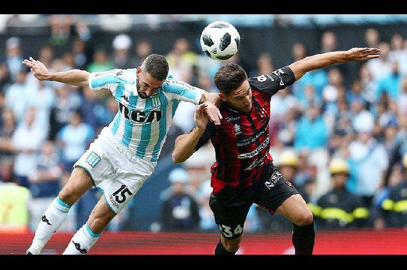 Racing y Patronato empataron en Paranaacute por la fecha 12 de la Superliga