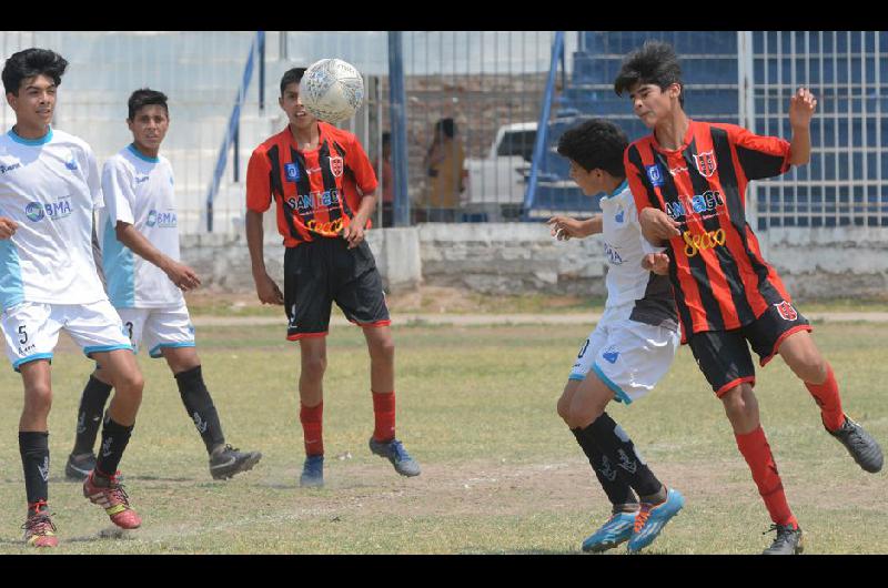 Mantildeana y el saacutebado se jugaraacuten las semifinales del Torneo Clausura