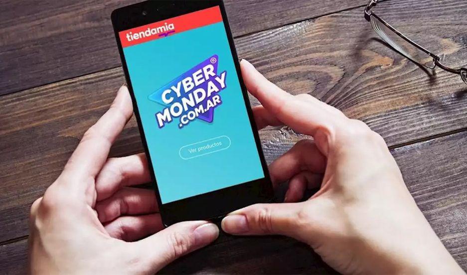 Cerca 16 mil santiaguentildeos participan del Cyber Monday