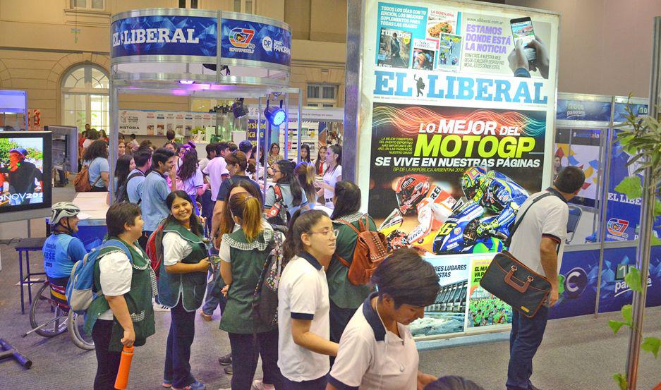 Cientos de personas ya visitaron el stand de EL LIBERAL en esta edición de la Feria del Libro