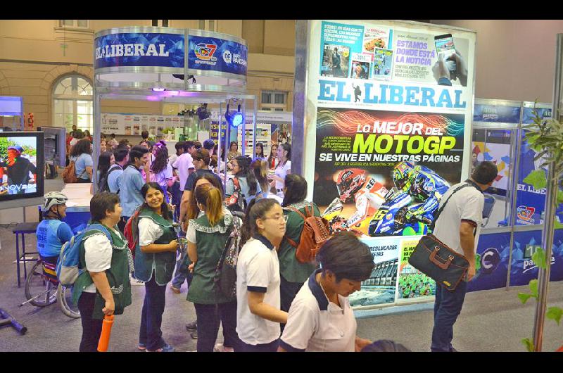 Cientos de personas ya visitaron el stand de EL LIBERAL en esta edición de la Feria del Libro