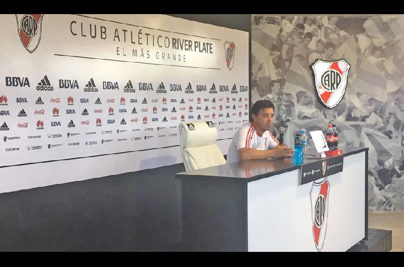 El DT de River habló ayer con los medios luego del entrenamiento de la mañana en River Camp Adem�s confirmó sus once para mañana