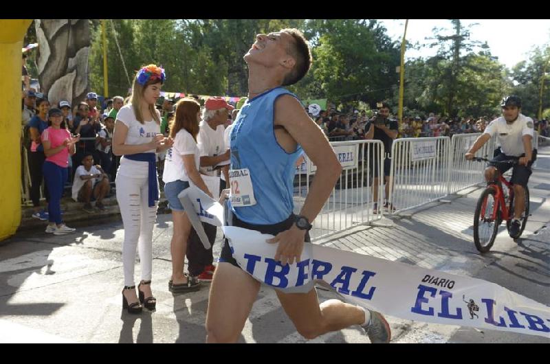 Mauricio Garzoacuten fue el ganador de los 10 K en el Maratoacuten de EL LIBERAL