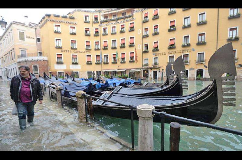 Venecia inundada en un 80-en-porciento--  ldquoEs una devastacioacuten apocaliacutepticardquo