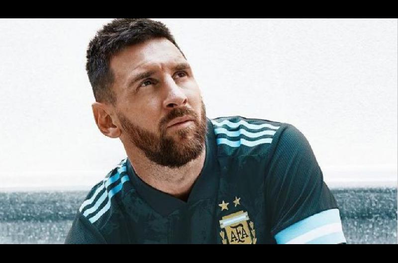 Argentina enfrenta a Brasil con el regreso de Messi y una camiseta nueva a  4500