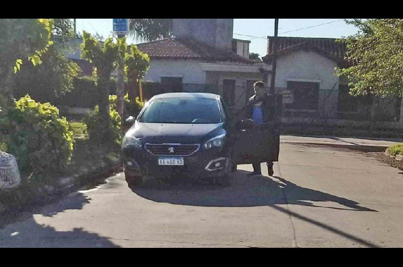 El cantante santiagueño tenía prohibido llegar a la casa de su ex pareja y habría violado la
medida judicial