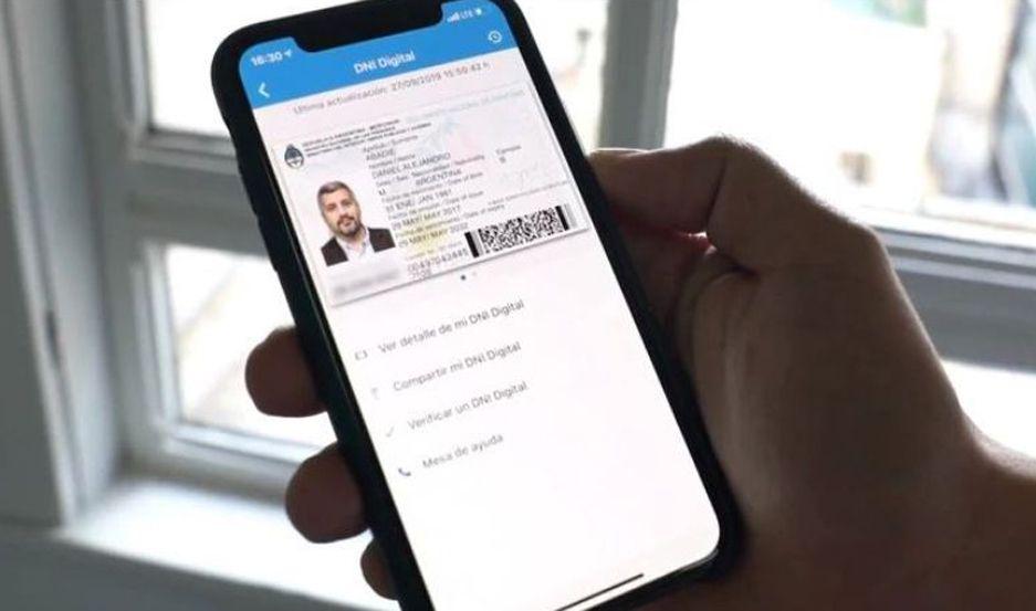 Maacutes de mil personas descargaron su DNI en el celular