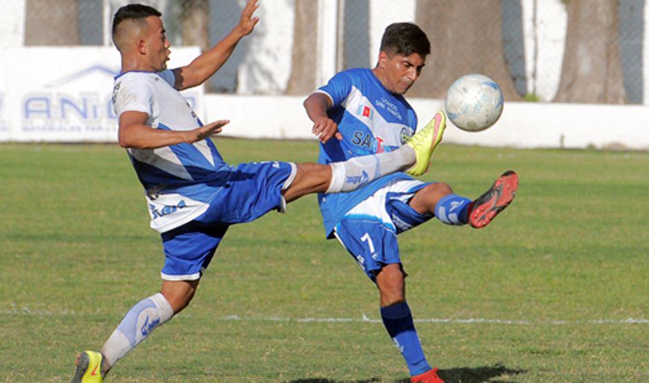 A pesar del fuerte calor reinante los dos equipos se brindaron por entero y salió un partidazo