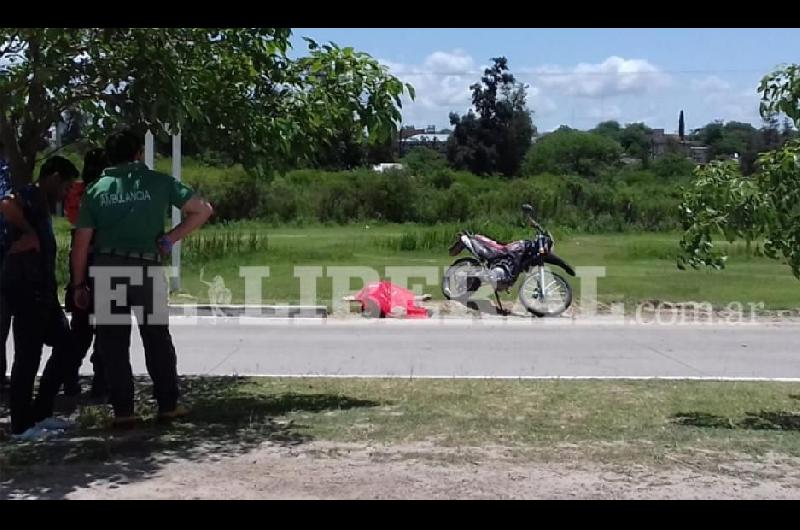 Los Cardozo- motociclista se durmioacute chocoacute contra un poste y fallecioacute por las graves heridas