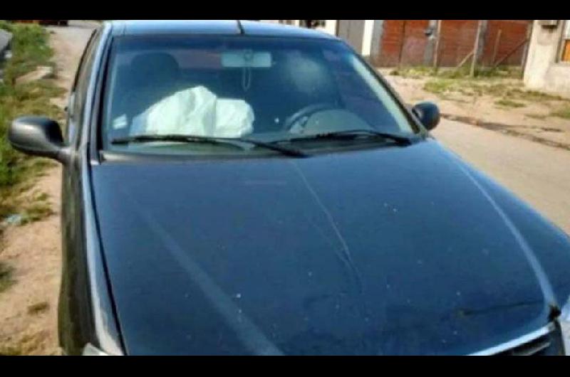 Rosario- ladrones atacaron un auto con un adoquiacuten y mataron a una nena de 2 antildeos