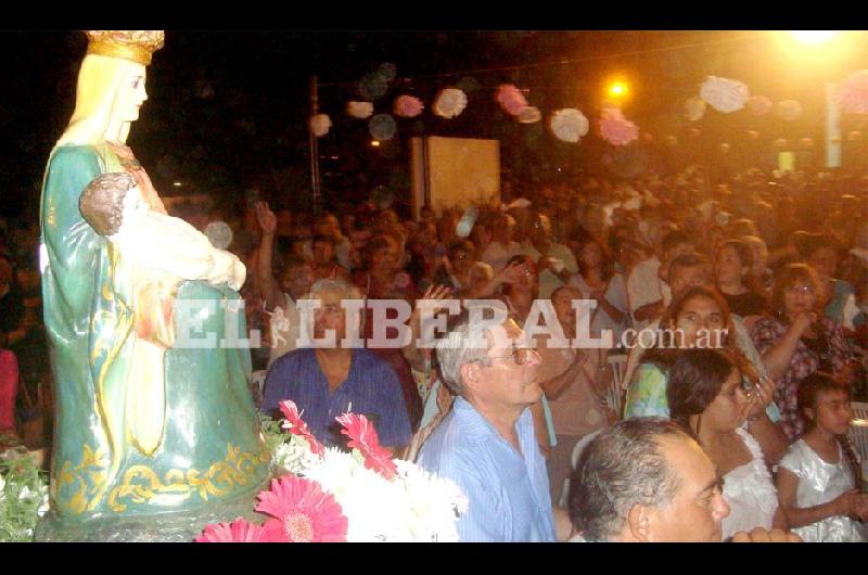 Devoción Masiva concurrencia durante la novena