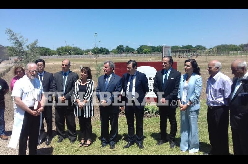 La bendición del arboretum de Senna Automotores se desarrolló en el predio sito en avenida Lugones ente Alsina y Lavalle de esta ciudad Capital