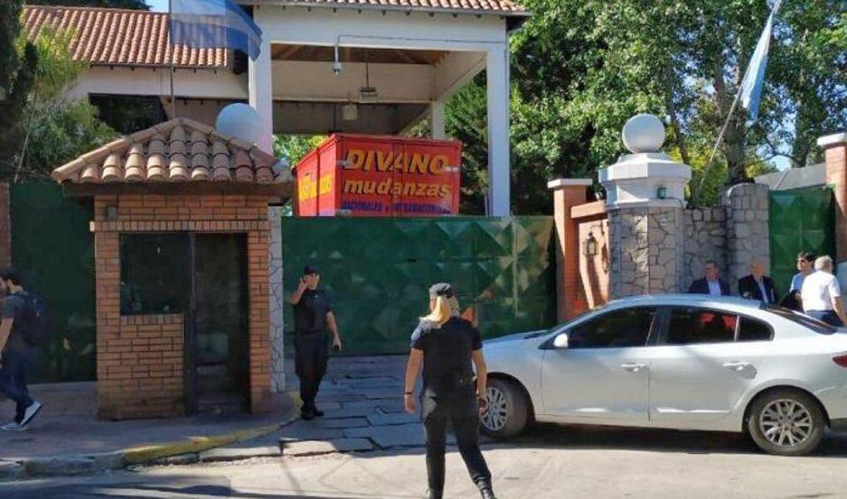 El camión que ingresó en Olivos pertenece a una firma que hace mudanzas a nivel nacional e internacional