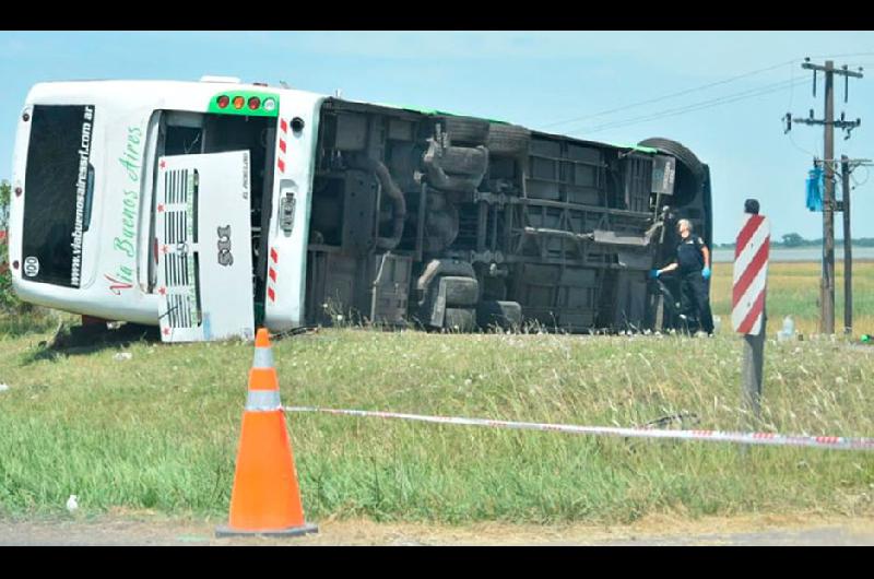 Seguiraacute detenido el chofer del micro que volcoacute en Ruta 2