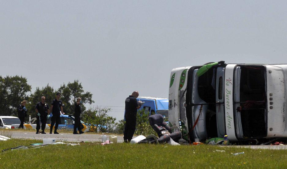 Entre llantos el chofer del micro que volcoacute en la R 2 atribuyoacute el fatal hecho a falla mecaacutenica