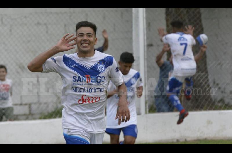 Iv�n Garzón fue la figura del partido marcando dos goles y uno de los puntos altos de Vélez en la histórica triple coronación