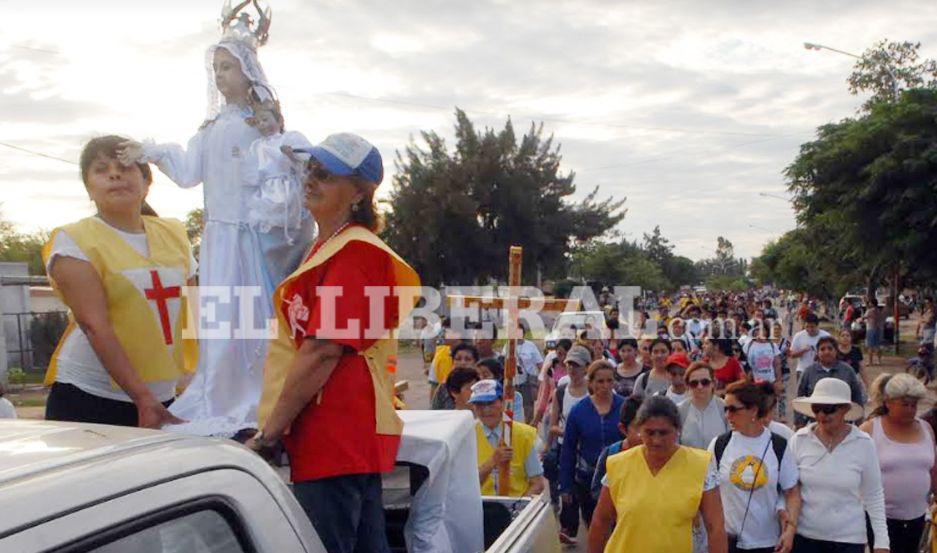 La columna de fieles que une esta ciudad con la localidad de Villa Vieja uniendo los dos puntos m�s importantes de la historia loretana 