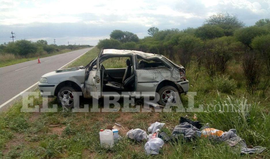 El automóvil sufrió el reventón de un neum�tico y dio varios tumbos