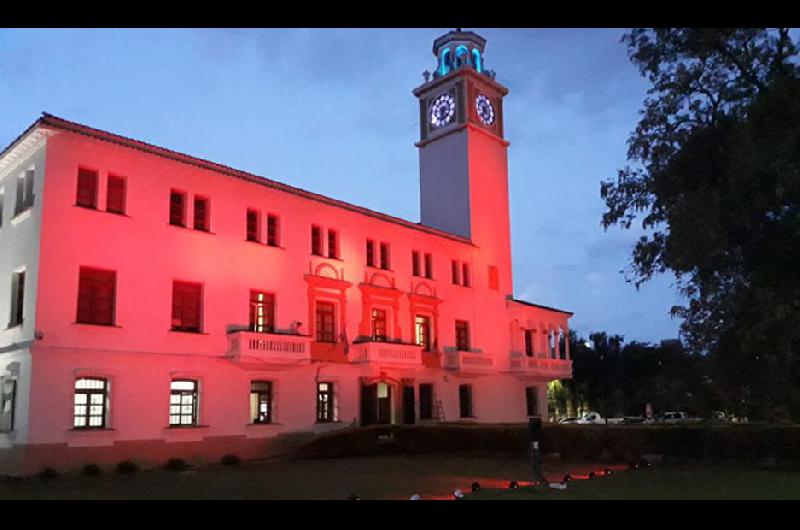 La Casa de Gobierno se iluminoacute de rojo