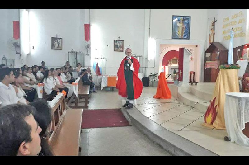 Bokalic oficioacute la misa de Confirmacioacuten en la parroquia Cristo Rey