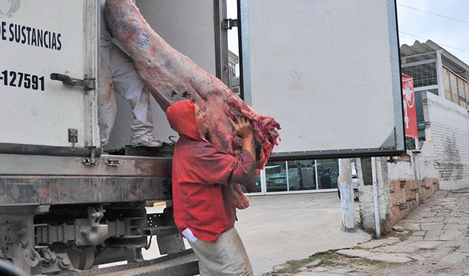 EFECTO En esta semana la suba del combustible le puso m�s presión a los valores que presenta la carne vacuna
