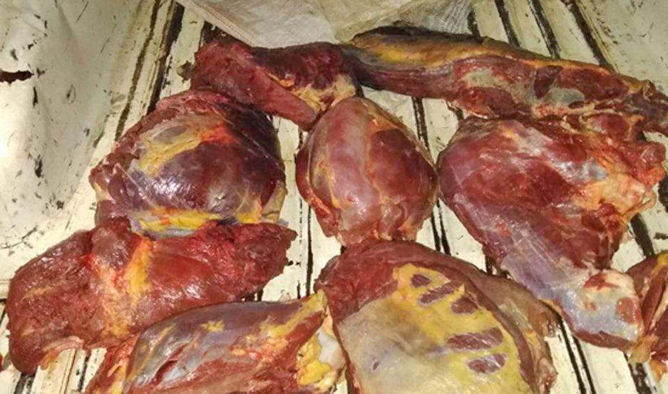 SECUESTRO Incautaron la carne feanada y el vehículo en el que se movilizaron para cometer el abigeato 
