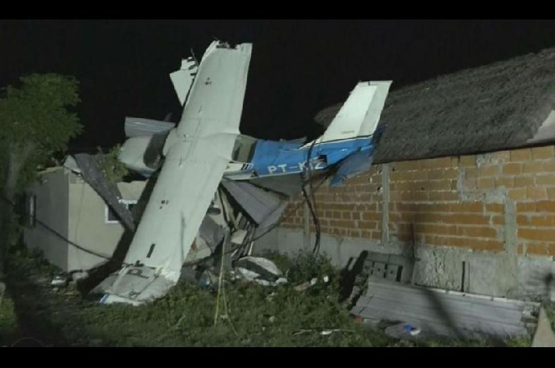 La aeronave se estrelló en una vivienda en construcción y asustó a los vecinos del lugar