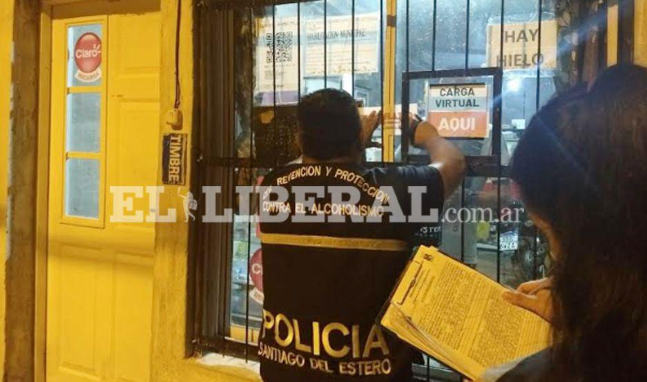 Los locales sorprendidos en infracción fueron clausurados por la policía