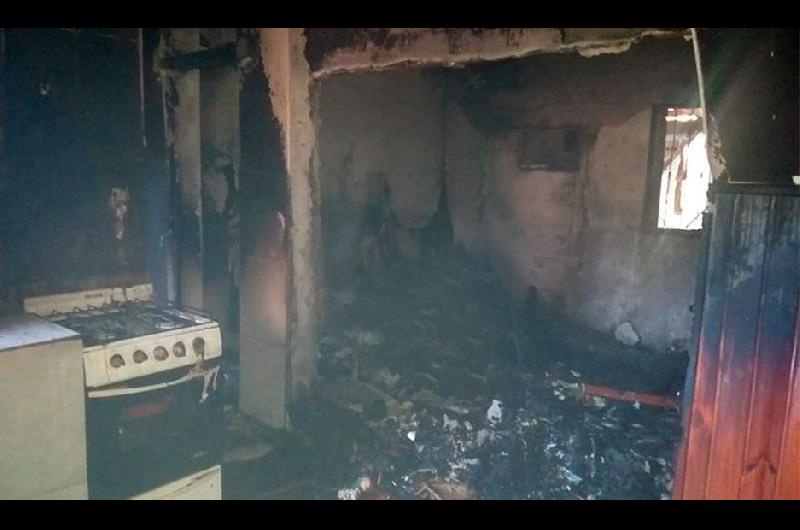 Dos habitaciones fueron consumidas por el fuego