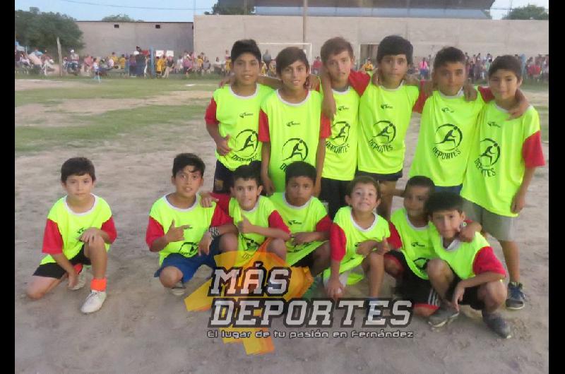 Fernaacutendez Fuacutetbol organizoacute un torneo infantil con fines solidarios