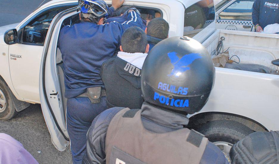 PRESOS La policía logró apresar a los atacantes quienes quedaron tras las rejas 
