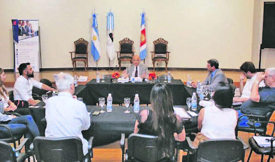 ENCUENTRO El juez Scarano junto al Defensor del Pueblo se reunieron con representantes de administradoras de planes
