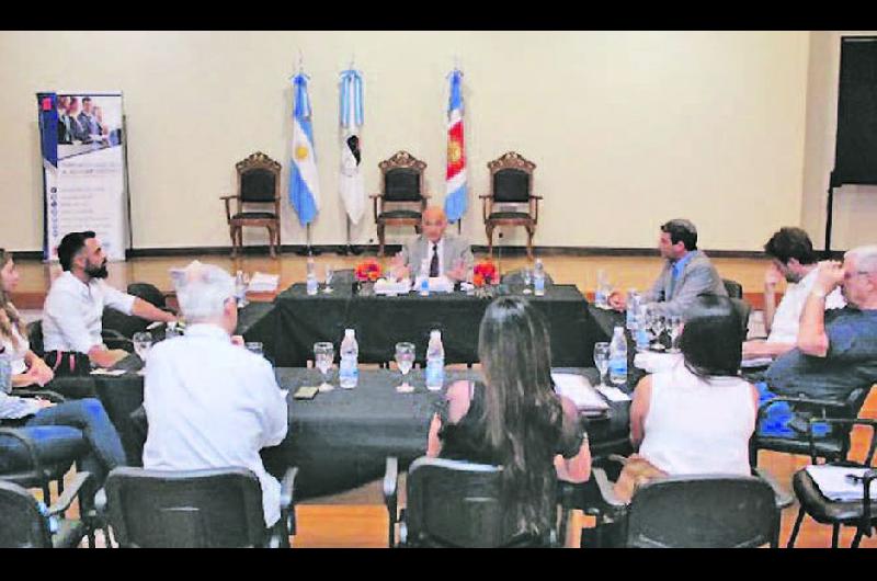 ENCUENTRO El juez Scarano junto al Defensor del Pueblo se reunieron con representantes de administradoras de planes
