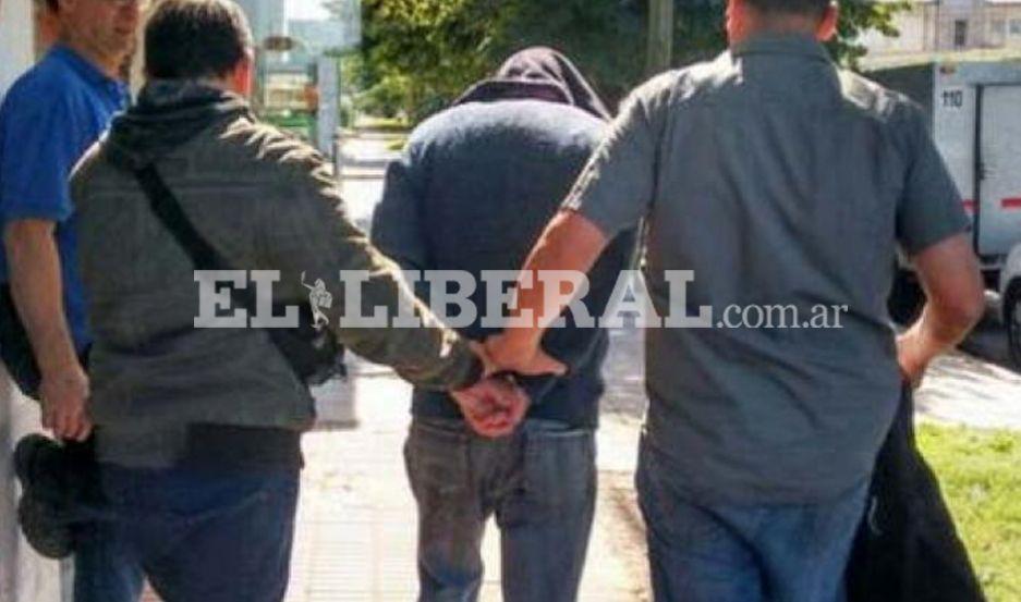 Conocido comerciante preso por amenazar a su ex con un arma