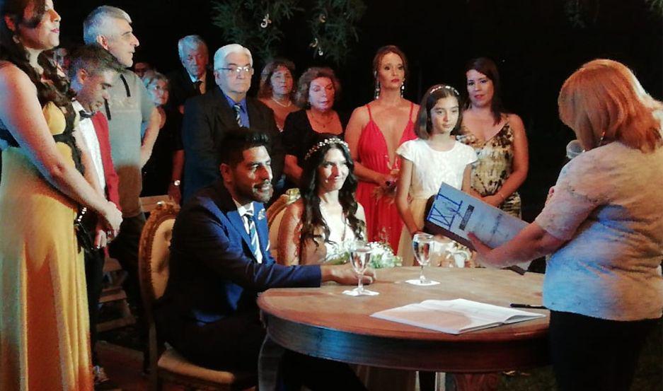 En una ceremonia íntima el flamante matrimonio celebró su unión