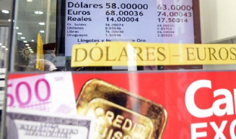 SITUACIÓN Desde esta semana comenzó a regir el recargo del 30-en-porciento- del impuesto PAIS a la compra de dólares
